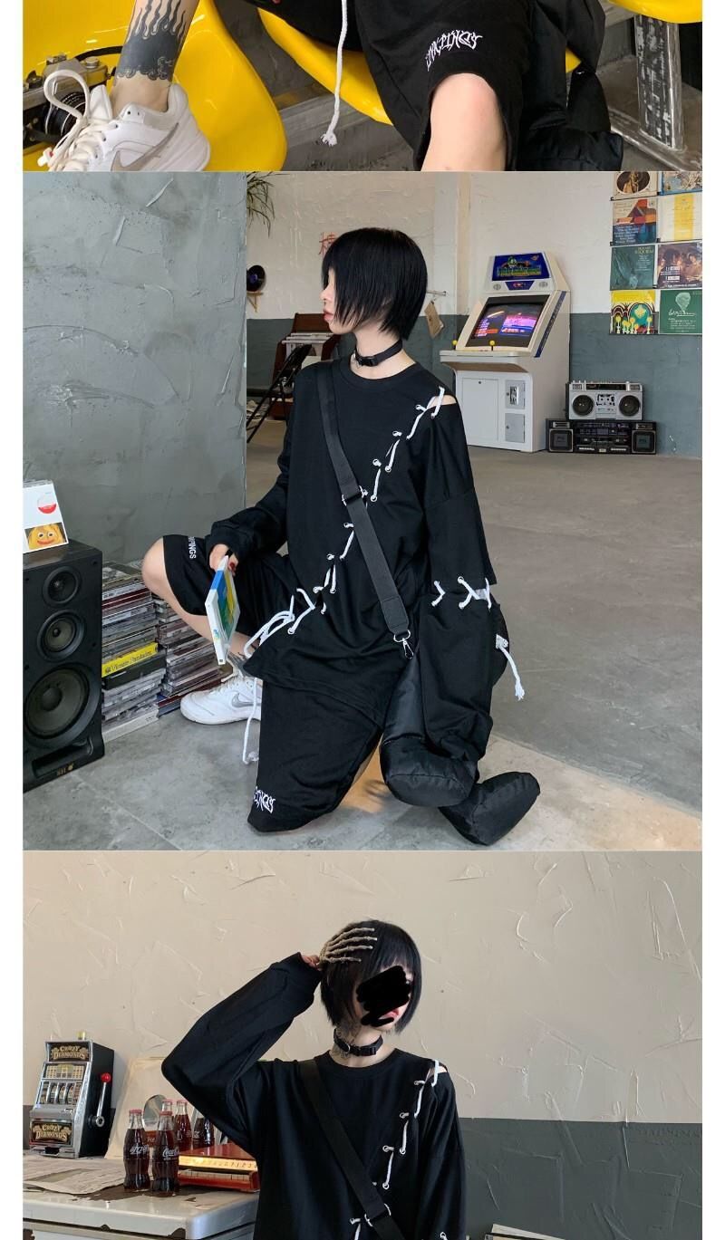Stay comfortable and stylish in our Gothic Japanese Streetwear Sweatshirt.