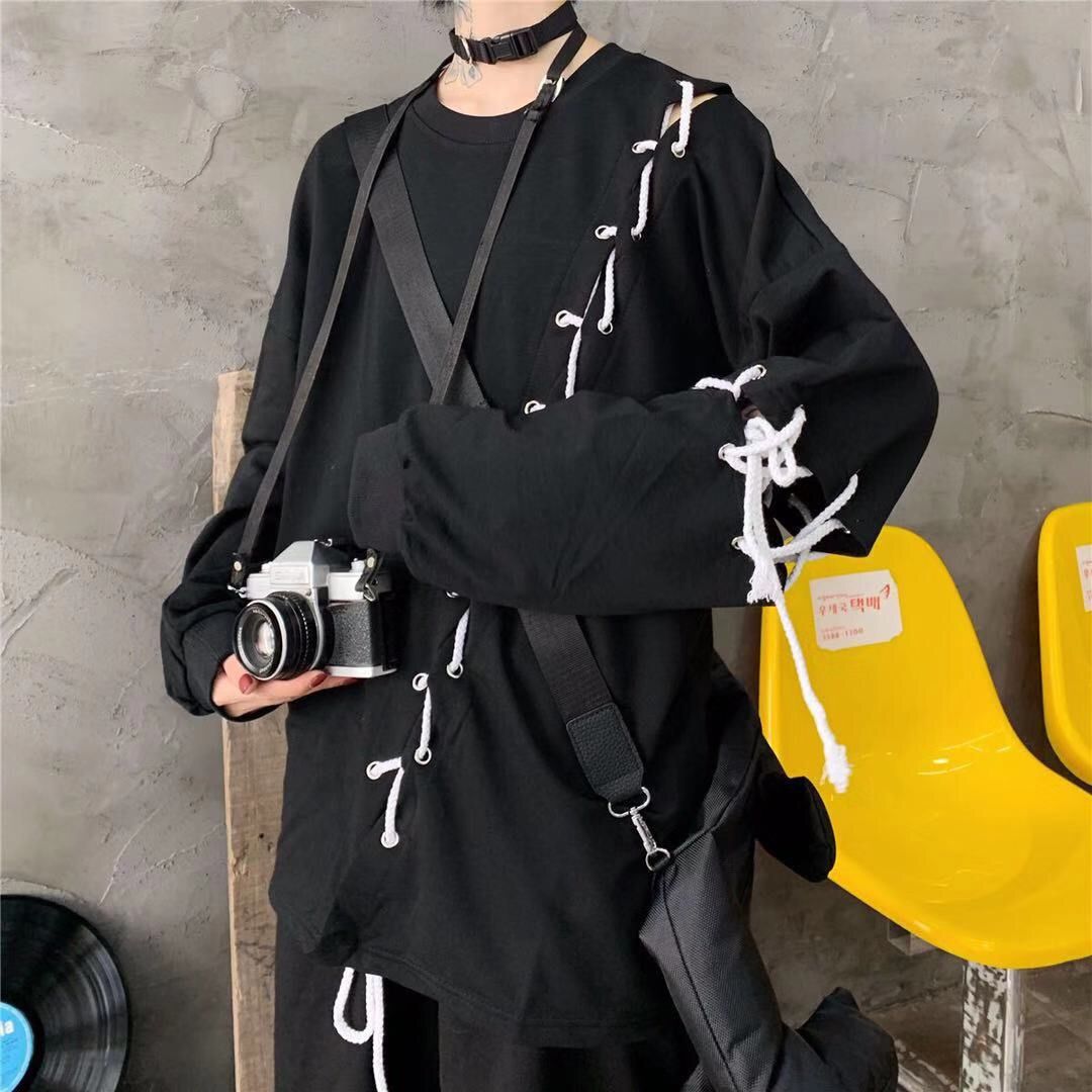 Gothic Japanese Streetwear-Inspired Sweatshirt with Oversized Fit