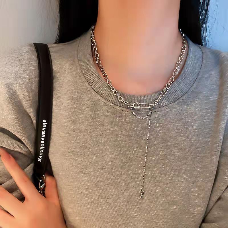 Gothic Chain Choker Necklace with Pin Pendant