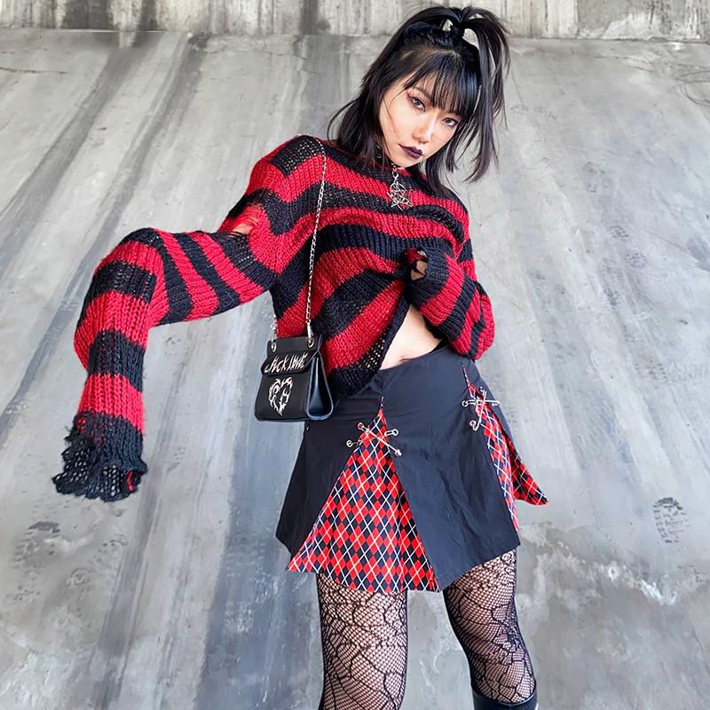 Gothic Stripes for a Dark and Chic Look