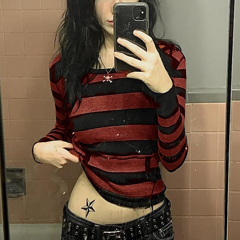 Dark and Mysterious Gothic Vintage Graphic Print Skinny Pullovers Tee