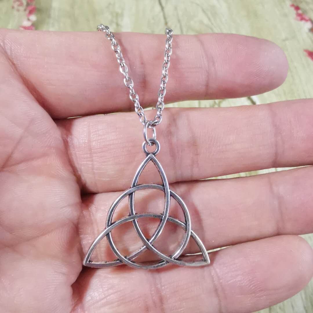 Gothic Chain Necklace with Sharp Pendant Designs