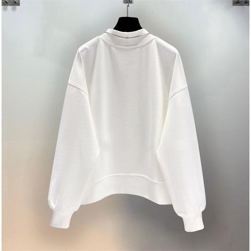 Fashionable black sweatshirt with urban techwear vibe"